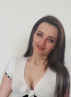 8azal - escort in Beirut Photo 2 of 5