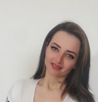 8azal - escort in Beirut