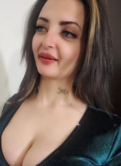 8azal - escort in Beirut Photo 3 of 5