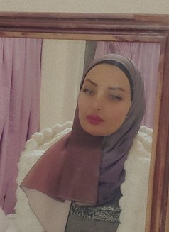 8azal - puta in Beirut Photo 2 of 3