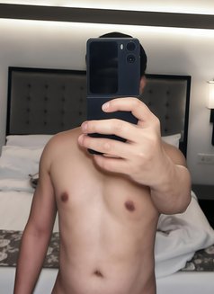 8in muscled guy complexion white - Male escort in Hyderabad Photo 3 of 3