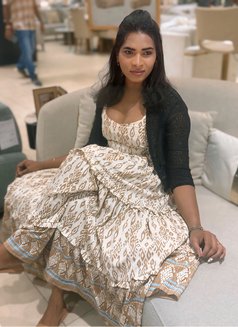 8inch dick shemale in kondapur - Transsexual escort in Hyderabad Photo 11 of 12