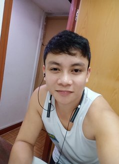 8inches master/cam show/ meet up - Male escort in Singapore Photo 5 of 6