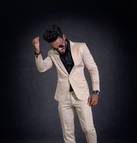 9 Inch Bull - Male escort in Mumbai