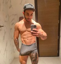 9 Inches Big Cock 22cm Bbc - Male escort in Dubai