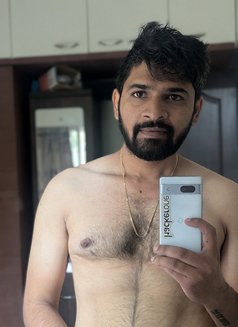 A Calm Presence in a Busy World - Acompañantes masculino in Pune Photo 1 of 1