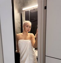 Lose control in my touch - escort in Paris Photo 5 of 29