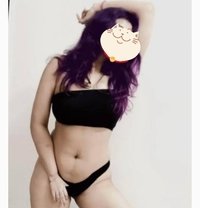 A Hot Babe Horny Tinaa - puta in Pune