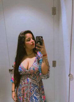 A HOT LOVER FOR THOSE WHO WANT THE BEST - puta in Bangalore Photo 8 of 13