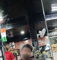 A. J - Acompañante masculino in New Delhi