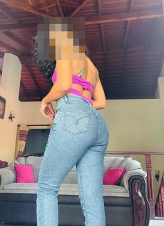Kavindi - escort in Colombo Photo 3 of 8