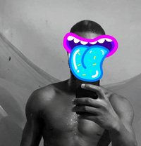 À La Recherche Dune Femme Enceinte - Acompañantes masculino in Cotonou