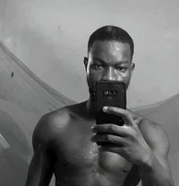 À La Recherche Dune Femme Enceinte - Acompañantes masculino in Cotonou