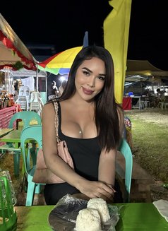 A Lot of Cum Meet&Camshow - Transsexual escort in Manila Photo 28 of 28