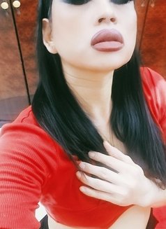 A Mena - Transsexual escort in Al Ain Photo 25 of 30