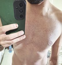 A Nan - Acompañantes masculino in Beirut