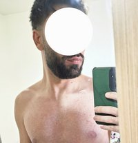 A Nan - Acompañantes masculino in Beirut