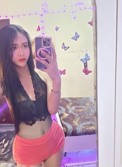 A Passionate and Fiery Slave Ladyboy - masseuse in Riyadh Photo 13 of 18