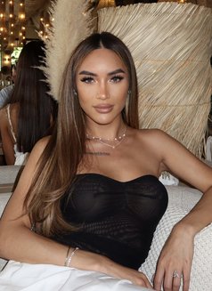 A R C I in BUSINESS BAY - Transsexual escort agency in Dubai Photo 17 of 23