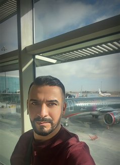 A slave - Transsexual escort in Dubai Photo 4 of 7