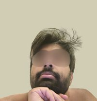 A Suitable Person - Acompañante masculino in Bangalore