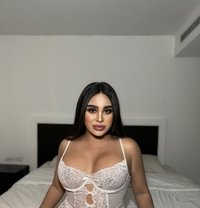 A top&bottom - Transsexual escort in Al Ain