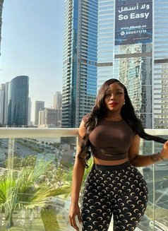 A Y - puta in Dubai Photo 1 of 3