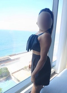 A young and cute girl Roshel - puta in Colombo Photo 16 of 16