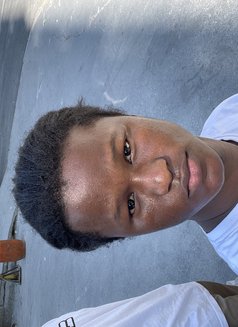 A333 - Male escort in İstanbul Photo 7 of 7