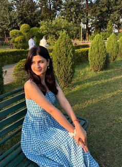 Aachal - puta in Pune Photo 2 of 5