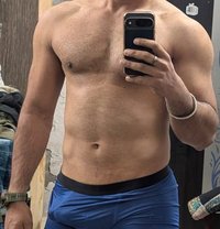 Aadesh Dubey - Acompañantes masculino in Bangalore