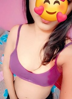 Aadhya - escort in Noida Photo 2 of 3