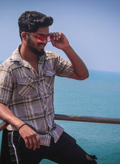 Aadi - Acompañantes masculino in Mumbai Photo 1 of 4