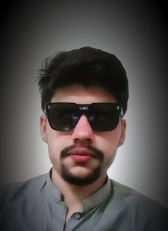 Aadii5 - Acompañantes masculino in Lahore Photo 2 of 3