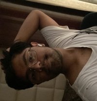 Aadityaa - Acompañantes masculino in Ghaziabad