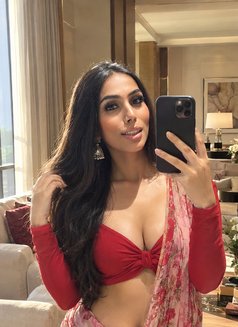 Aahana Dhawan - Transsexual escort in New Delhi Photo 17 of 22