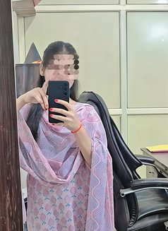 Aakansha Cam and real meet service - escort in Pune Photo 3 of 6