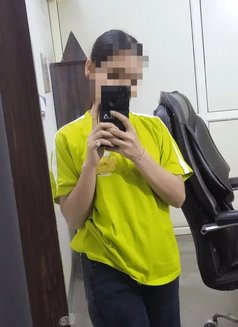 Aakansha Cam and real meet service - escort in Pune Photo 4 of 6