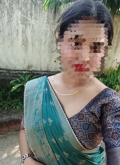 Pihu Cam and real meet service - escort in Hyderabad Photo 4 of 4