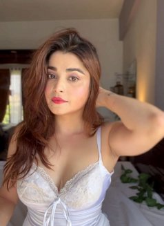 Aakansha Pandey - escort agency in Mumbai Photo 3 of 14