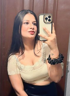 Aakansha Pandey - escort agency in Mumbai Photo 12 of 14