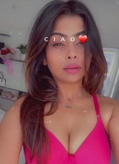 Aakansha Pandey - escort agency in Mumbai Photo 13 of 14
