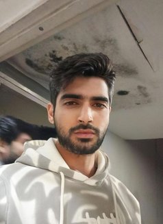 Aakash - Male escort in Gurgaon Photo 2 of 4