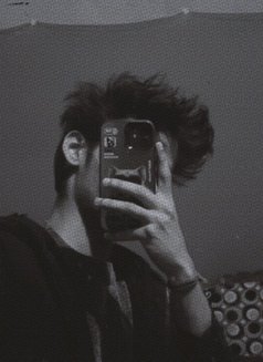 Aakash - Acompañantes masculino in New Delhi Photo 2 of 4