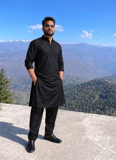 Aakash Sharma - Acompañantes masculino in New Delhi Photo 1 of 5