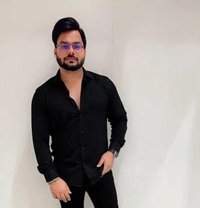 Aakash Sharma - Acompañantes masculino in New Delhi