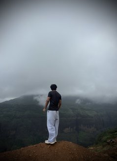 Aakashhh - Male escort in Pune Photo 9 of 12
