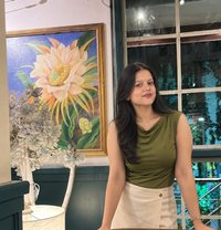 Aakriti cam session or real meet - escort in Chennai