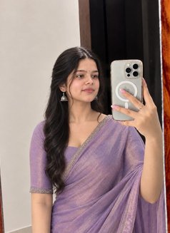 Aakriti cam session or real meet - escort in Chennai Photo 1 of 4