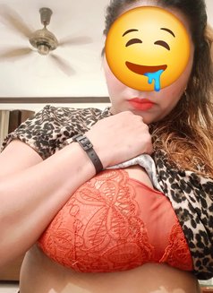 AAKRITI🫦(DIV🧶RCE) REALMEET & WEBCAM - puta in New Delhi Photo 24 of 29